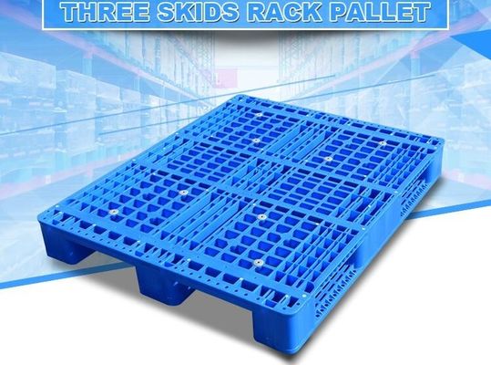 100% Virgin HDPE wear-resistant anti-slip stackable plastic pallet, China Manufacturer accept custom standard stacking p